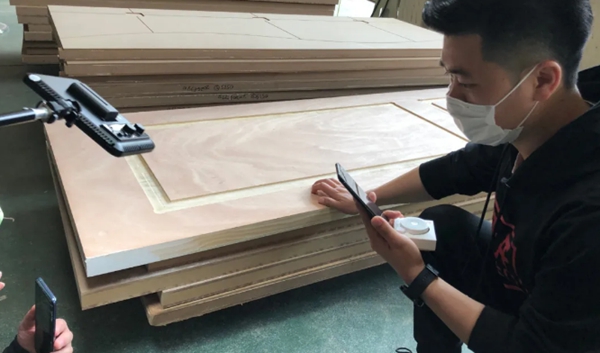 开开木门：直播走进工厂 揭秘生产流程