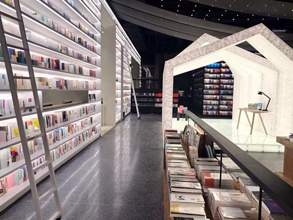 慧亚家居热线黄金荣：书店为什么又“复活”了？
