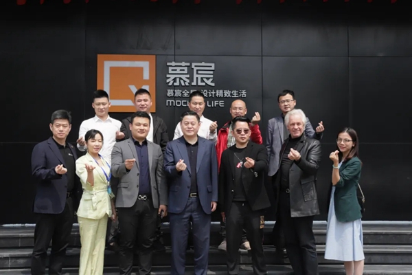 慕宸生活欢迎全国工商联家具装饰业商会张传喜会长,浙江省定制移门协会万小龙会长一行莅临参观指导