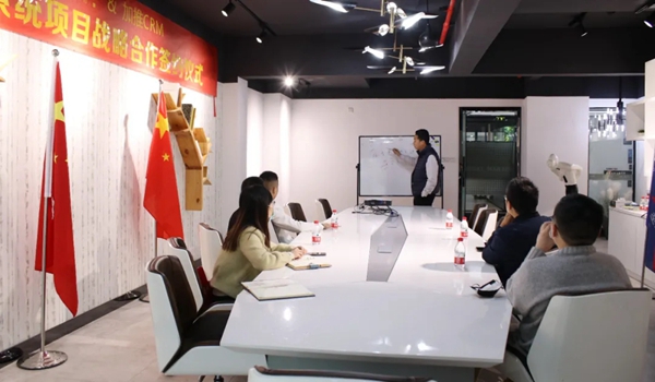 塞米系统门窗与加推CRM签署战略合作协议