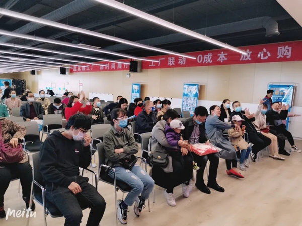 华泰龙木门联合七大品牌厂价直供会盛大启幕