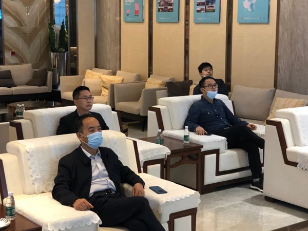 亚丹家居欢迎花都区科工商信局领导莅临生态直播间考察调研