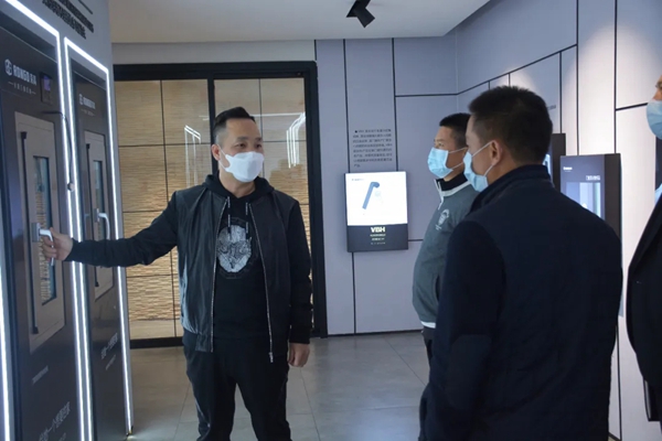 荣高门窗迎接区、镇政府领导莅临慰问走访 助力复工复产
