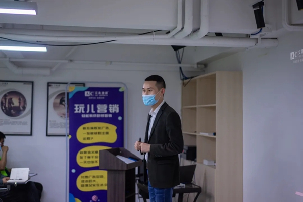 艾高家居全屋定制4月终端销售新商培训圆满结束