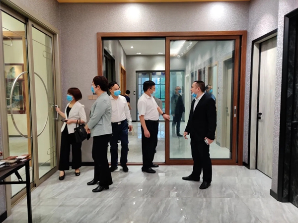 紫佳门窗:广西贵港市覃塘区委领导莅临总部考察指导