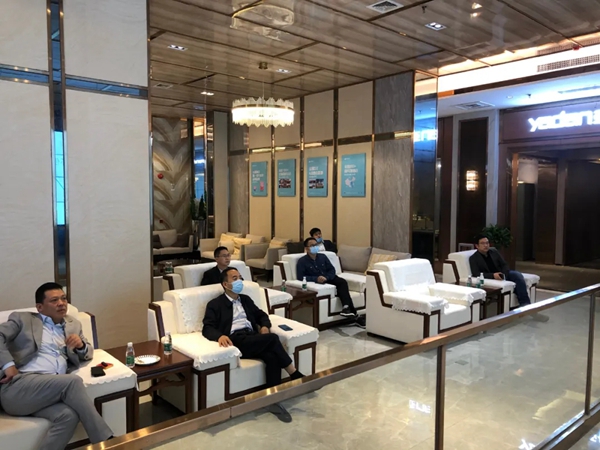 亚丹家居欢迎花都区科工商信局领导莅临生态直播间考察调研