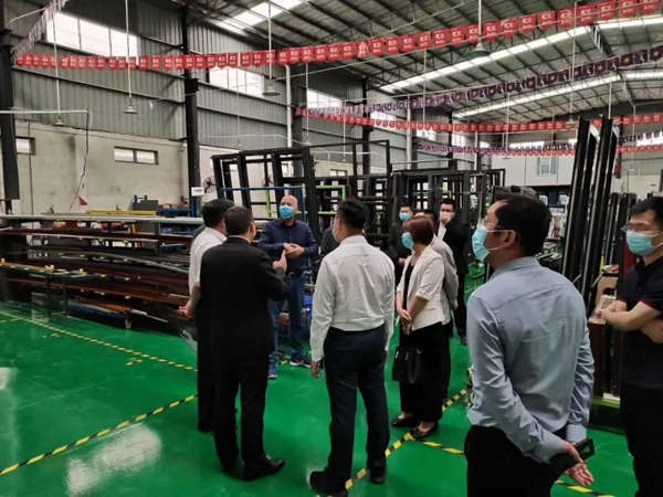 紫佳门窗:广西贵港市覃塘区委领导莅临总部考察指导