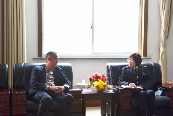 吴江海关关长马红兰一行莅临金丰木门调研指导