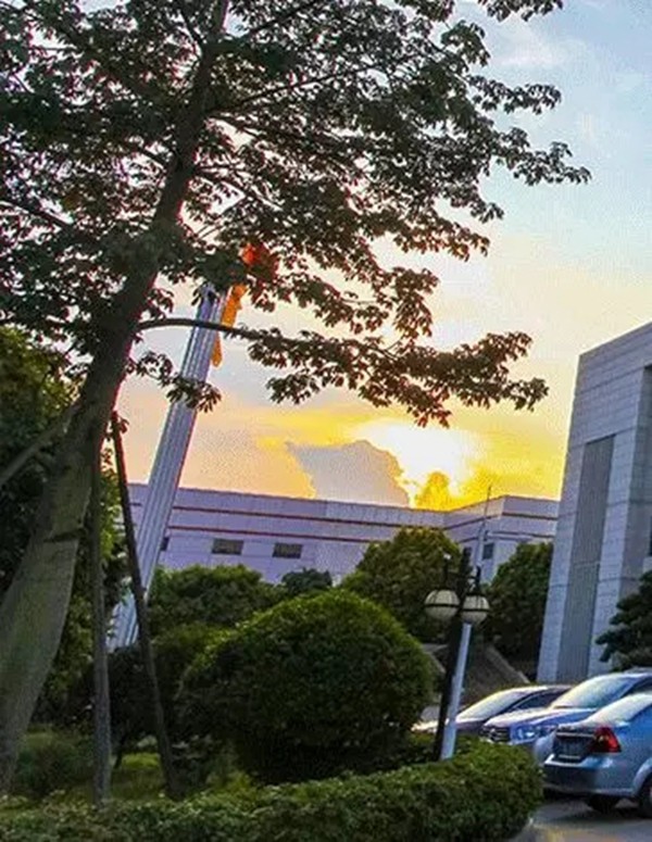 华昌铝业集团董事长潘伟深出席南海区推动制造业高质量发展大会