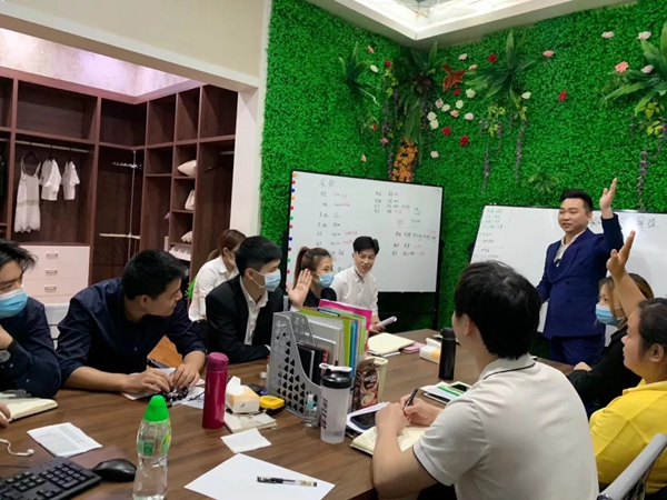 美尼美定制家具王启生：多方法叠加，多渠道拓展，逆势而上