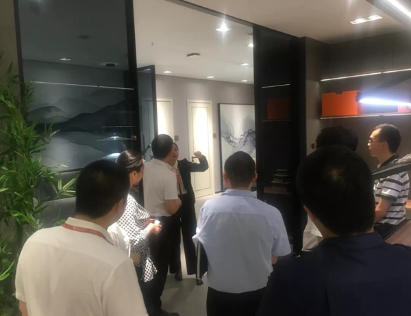 艺龙木门·整木定制欢迎中国电信乐山分公司一行莅临参观交流