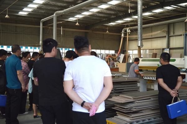 简一全屋定制《财富帮》新盈利模式财富分享会圆满结束