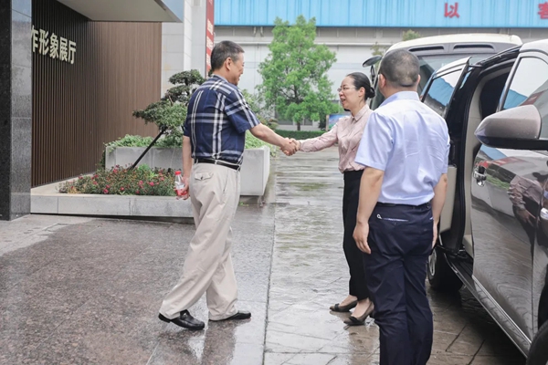 梦天木门欢迎庆元县委考察团莅临总部参观调研