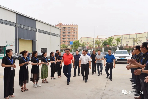 冠豪门窗迎接贵州都匀市领导一行莅临参观指导