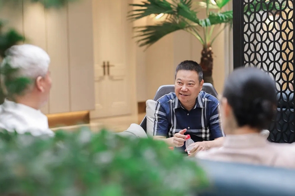 梦天木门欢迎庆元县委考察团莅临总部参观调研