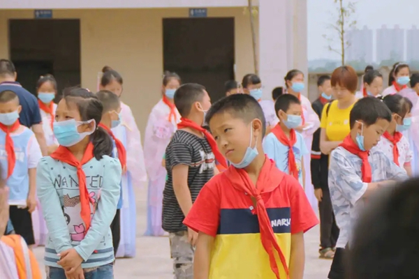 达斐丽全屋定制与希望小学全体学子共迎六一