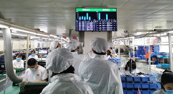 用大块头疯狂砸向智能锁...是哪家企业竟然这么敢??? 用大块头疯狂砸向智能锁...是哪家企业竟然这么敢???