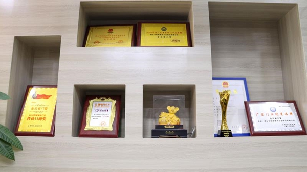 金云雀门窗江西金瑞金店曾芳芳：门窗让人越做越喜欢