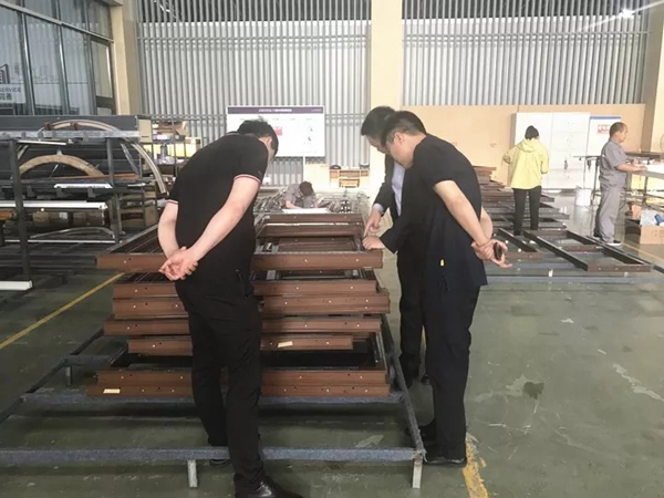 科饶恩系统门窗迎居然之家河南新乡区总经理王总一行莅临参观考察