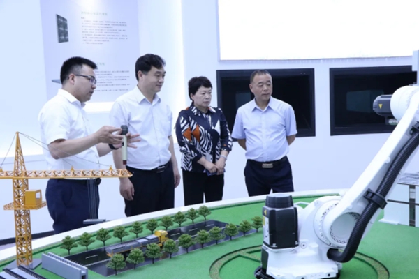 河南省商丘市柘城县领导一行莅临金鹏考察指导