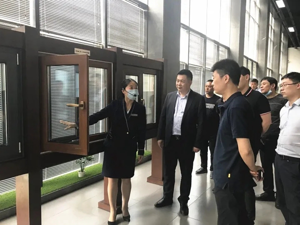 科饶恩系统门窗迎居然之家河南新乡区总经理王总一行莅临参观考察