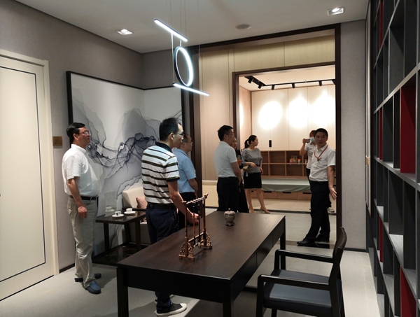 艺龙木门·整木定制欢迎中国电信乐山分公司一行莅临参观交流