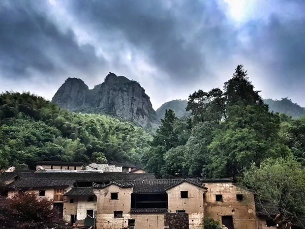 堡居乐门窗 100家 · 中国超美的民宿院子