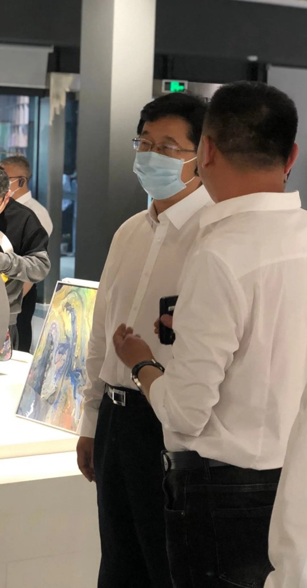 浙江省领导走近雅琪诺直播间 彰显品牌硬实力