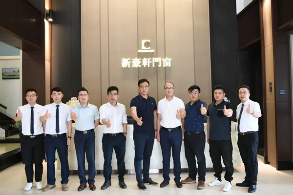 新豪轩门窗携手红星美凯龙 举行战略合作签约仪式