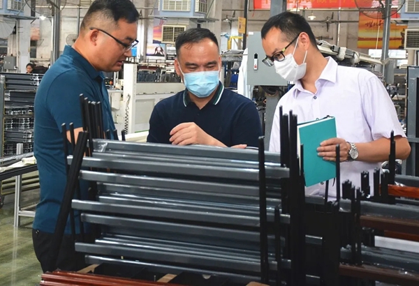飞宇门窗迎接新豪轩门窗总裁冯文波一行莅临交流学习