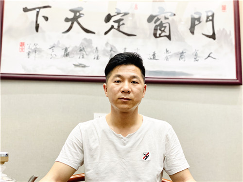 博仕门窗江苏扬州专卖店梁伟：携手共创业绩辉煌