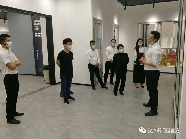 欧杰斯门窗总经理何善江：沧海横流方显英雄本色，风雨过后再启航！