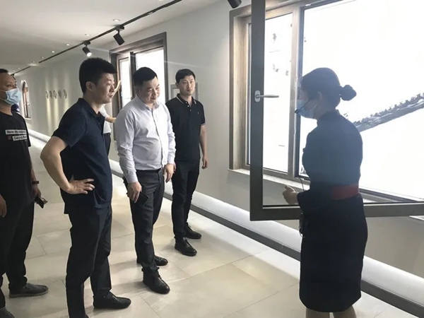 科饶恩系统门窗迎居然之家河南新乡区总经理王总一行莅临参观考察