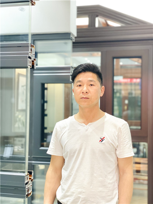 博仕门窗江苏扬州专卖店梁伟：携手共创业绩辉煌