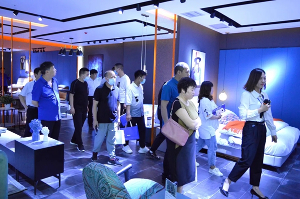 简一全屋定制《财富帮》新盈利模式财富分享会圆满结束