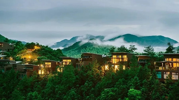 堡居乐门窗 100家 · 中国超美的民宿院子