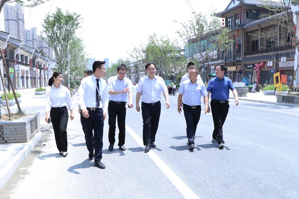 河南省商丘市柘城县领导一行莅临金鹏考察指导
