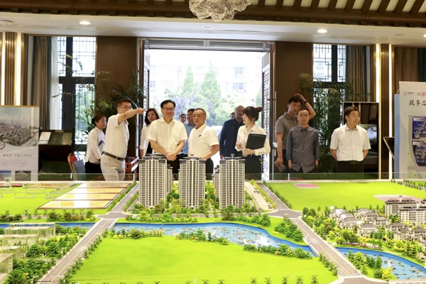 蚌埠禹会区领导一行莅临金鹏考察指导