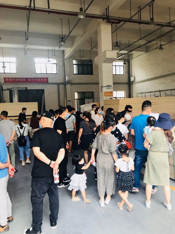 慕宸生活“崇贤三兄弟 环保工厂行”社区团购圆满举办
