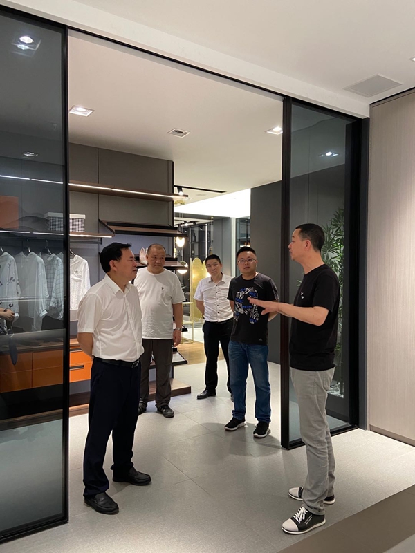 艺龙木门·整木定制欢迎眉山市政协领导一行莅临指导工作