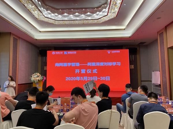 素江南墙布营销总监陈晓波：把实业做好 加大品宣投入