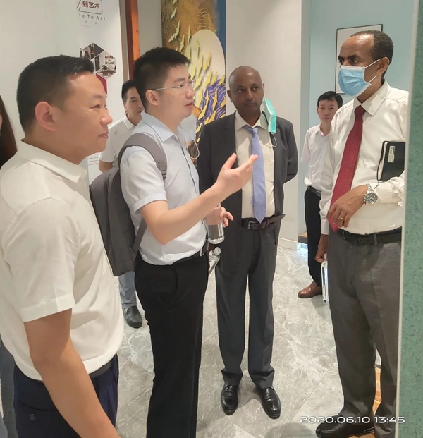埃塞俄比亚重庆总领事莅临希格玛木门参观考察