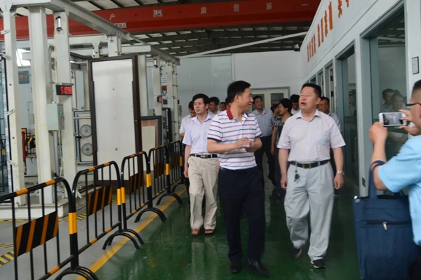智赢门窗系统：枣庄市政协副主席一行莅临调研