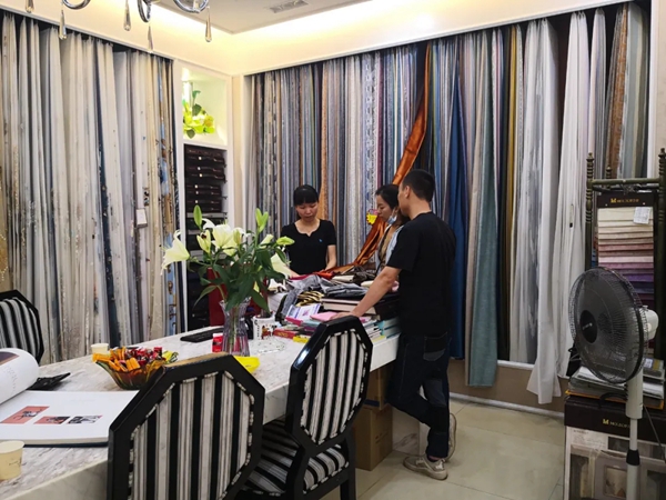 摩力克广东湛江专卖店陈总:精心经营口碑 让客户看到产品优势