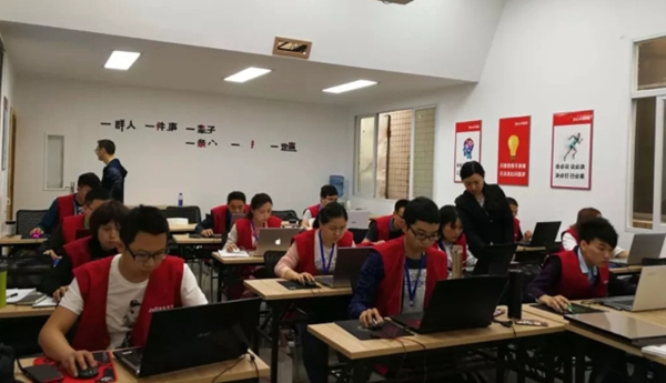 经销商谈居里亚“品牌驱动！居里亚给了我很大信心！