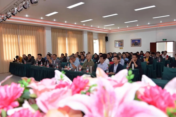 伊美德门窗熊总随广东省门窗协会赴四川同行参观交流