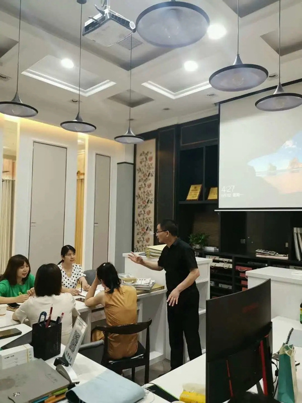 摩尔登用实际行动来证明 2020我们赢在运营！
