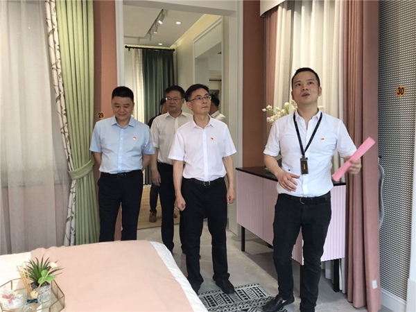 深化新生代企业家“双传承” 嘉兴市委常委张仁贵来许村调研“红色CEO”孵化站