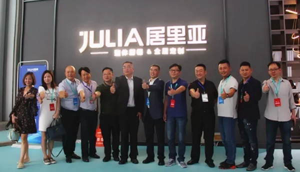 经销商谈居里亚“品牌驱动！居里亚给了我很大信心！