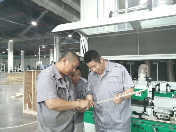 森鹰铝包木门窗百日大战动员大会成功举行